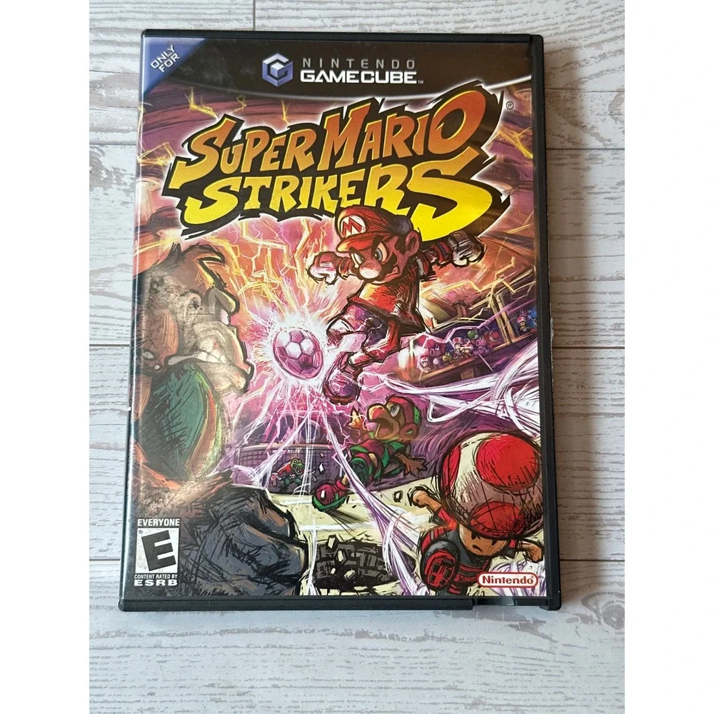 Nintendo Super Mario Strikers GameCube NTSC Black Case CIB Vintage Y2K Sports